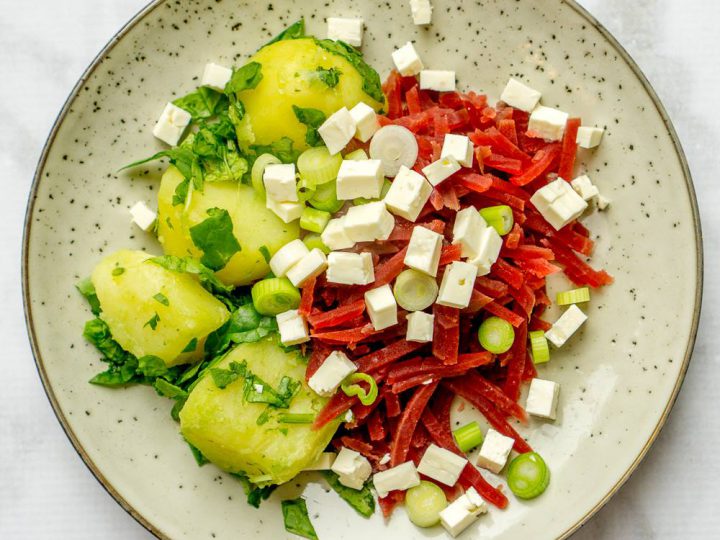 Bietensalade met feta en nieuwe aardappelen